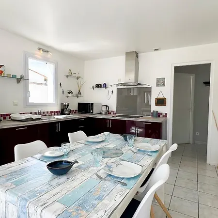 Vila Jolie Maison Au Calme Avec Piscine